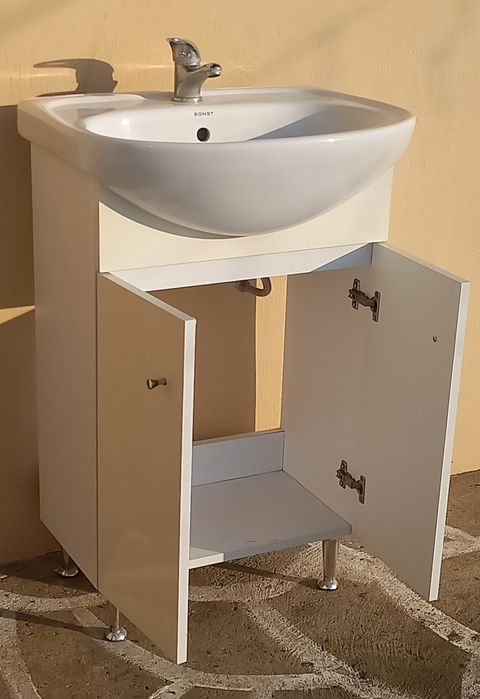 Ghiuveta mica cu masca ghiuveta din pal alb