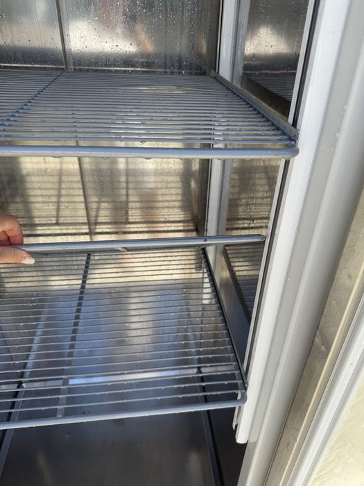 професионален хладилник Gram 215см