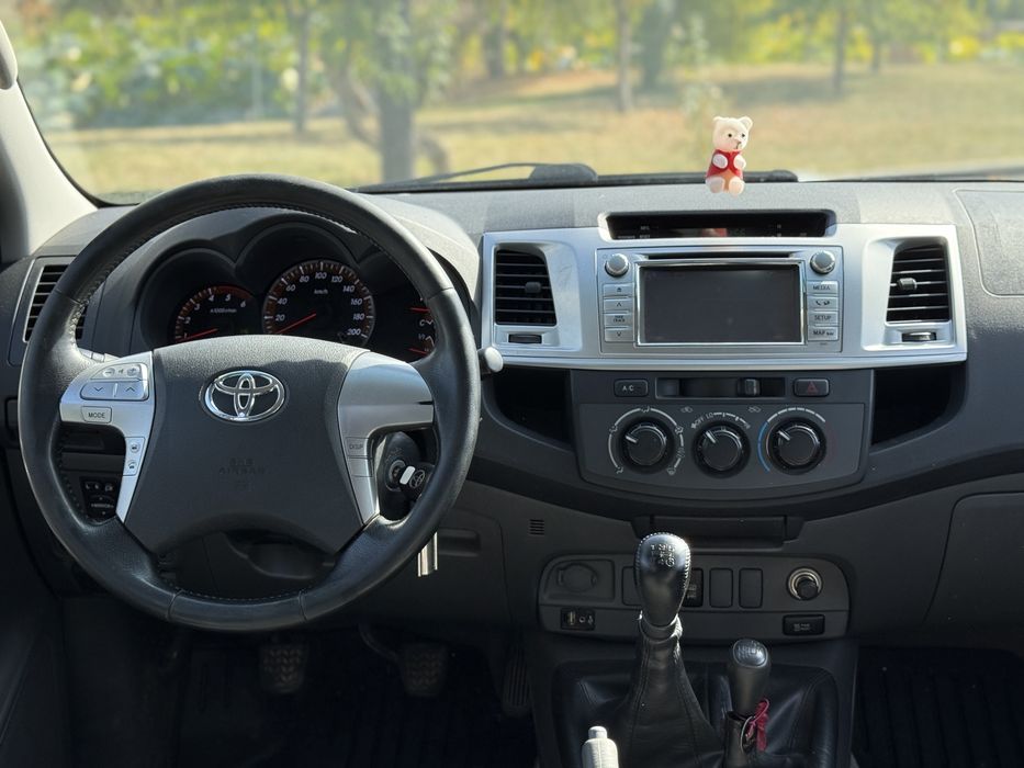 Toyota Hilux 2.5 /4x4/ 2013