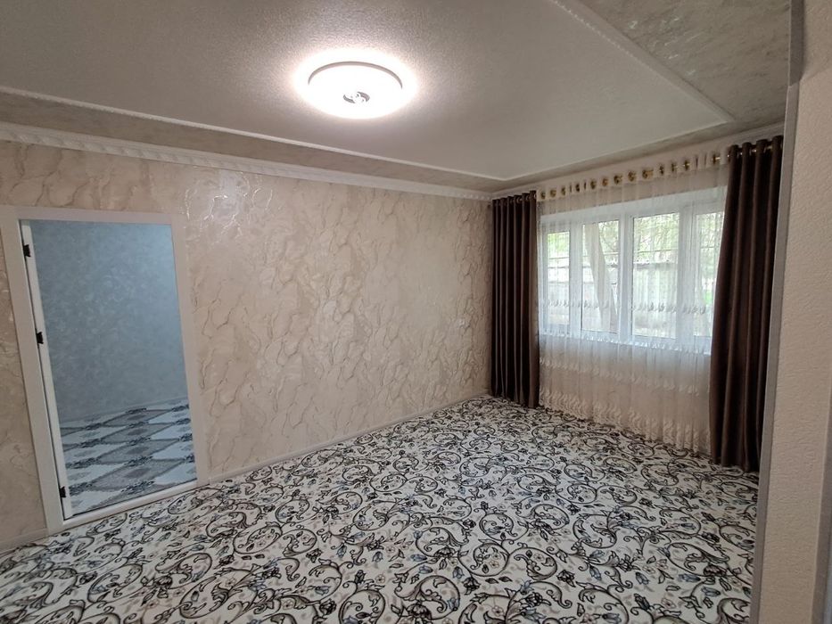 Фрунзенский масивда 2 хонали квартира сотилади