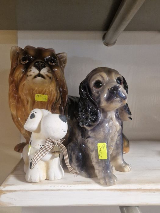 Разпродажба сувенири кучета