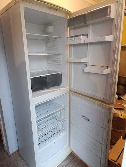 Холодильник большой Атлант очень хорошо работает и замораживает