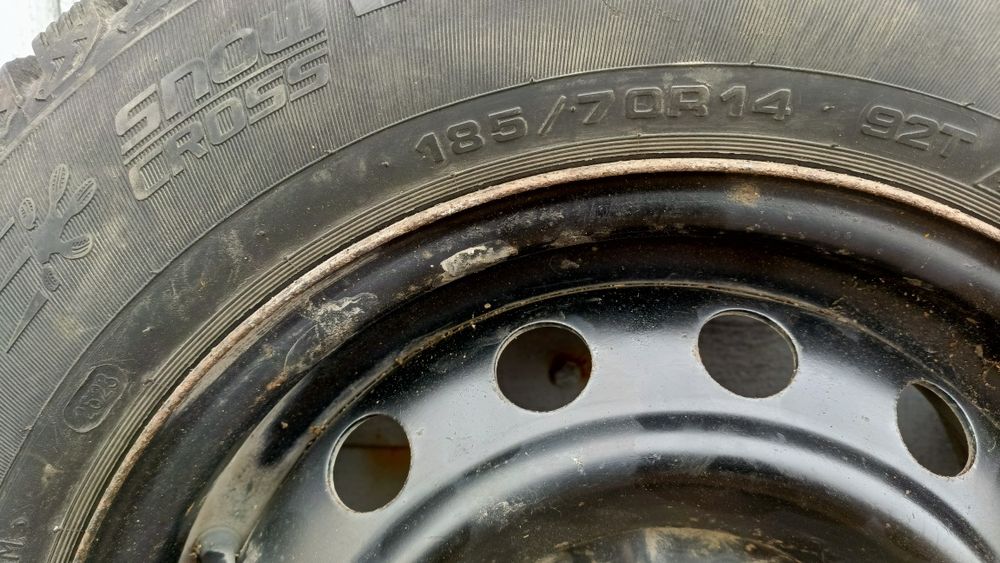 Зимние шины с дисками 185/70r14