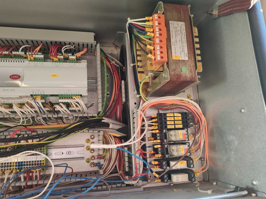 Продавам климатична инсталация