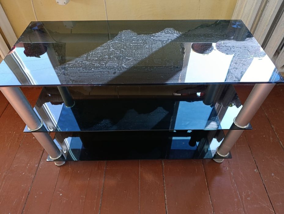 Продам тумбу под телевизор