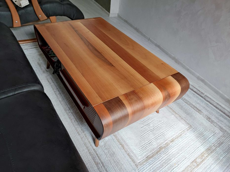 Холова маса с чекмеджета