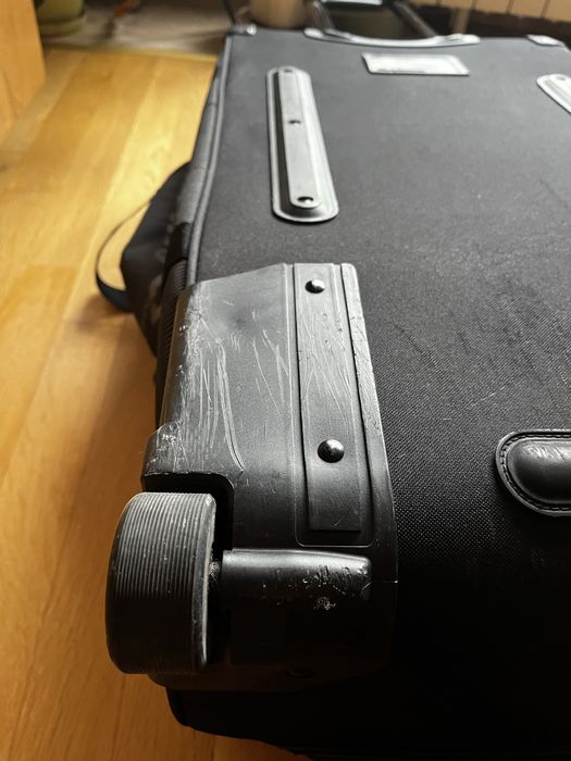 Мек куфар с колела Dakine 90 литра