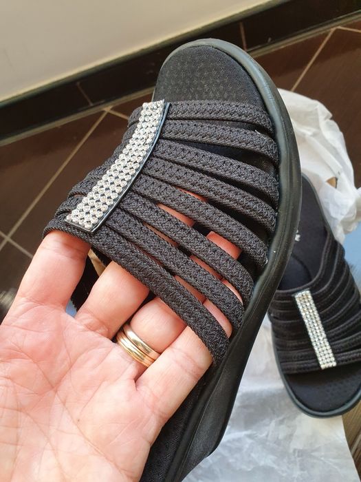 Saboti vara Skechers