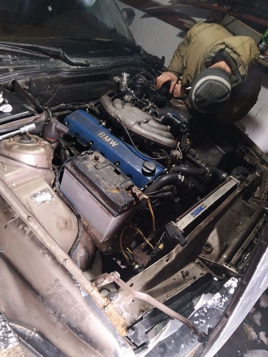 Продам машину БМВ е34 520