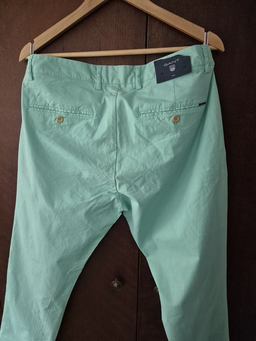 Продавам 2 броя нови панталони GANT различни номера