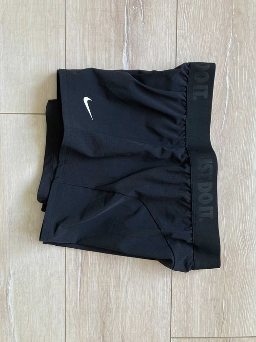 Nike Circuit 2 In 1 Woven Short дамски къси панталони с клин къс панталон шорти размер S