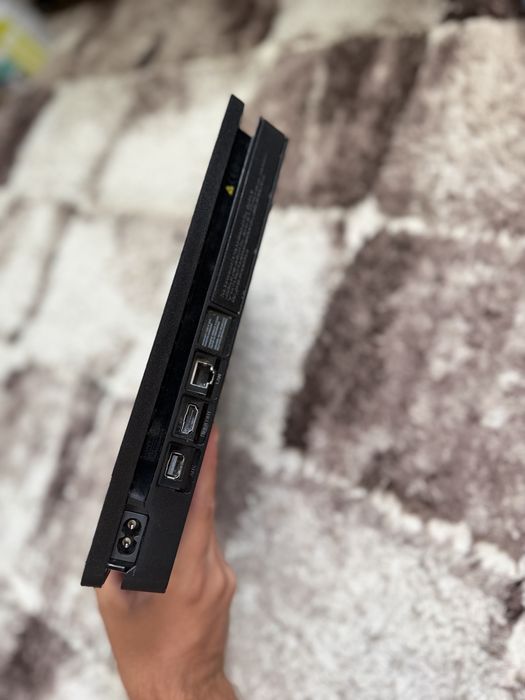 PlayStation 4 ( PS4) slim 500 gb