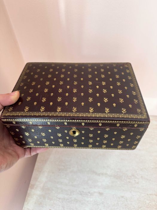Страхотна Френска Викторианска кутия за бижита