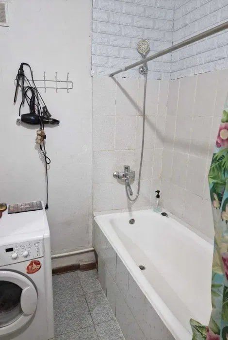 Срочно Продаётся Бабура Высокопотолчка 2/3/5 ремонт средний с мебелью