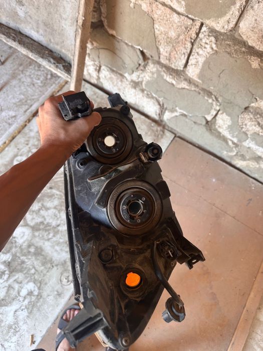 Оригинал фар Tayota Rav 4