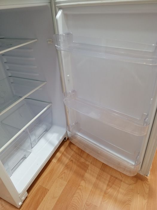 Холодильник Бирюса