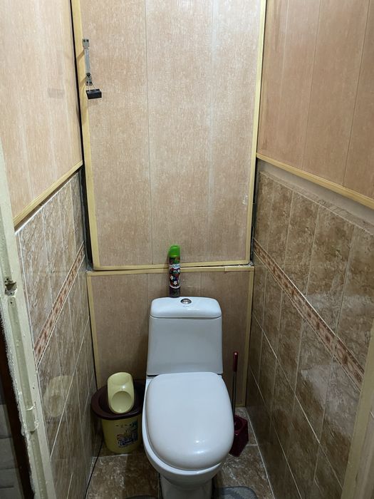 2 хонали ошхона балконга чикарилиб  3 хонали қилинган уй