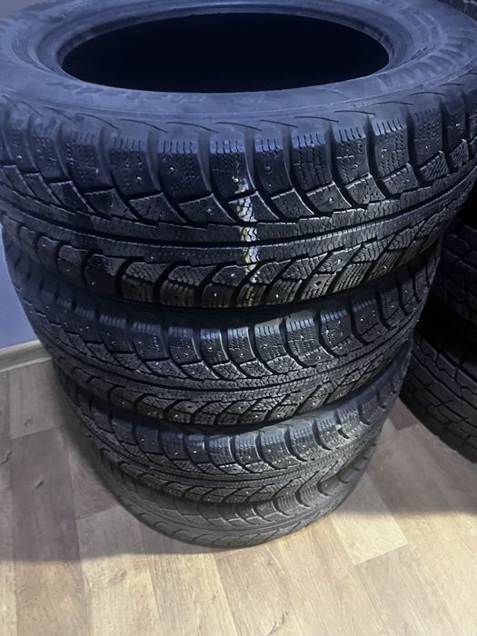 Автошина зимняя легковая