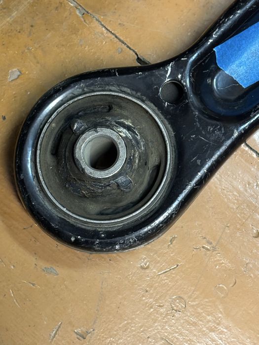 Рычаг передний камри 30-35 араб