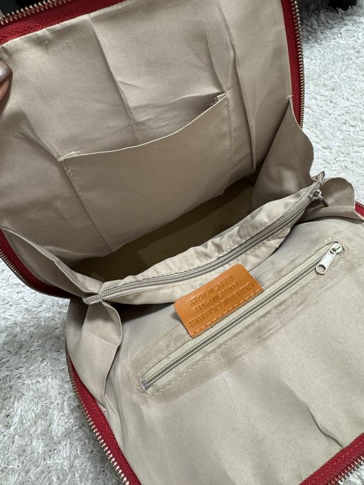 Чанти се продават по отделно всяка;  червената е Vera Pele естествена