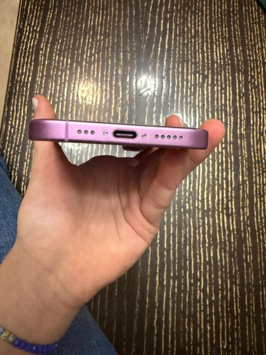 Iphone 16 ,roz, 256 gb, baterie 93%, functionează perfect, decodat