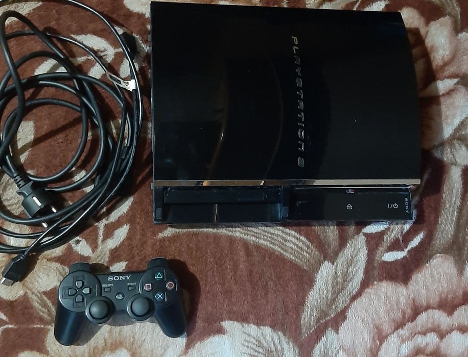 Vând PlayStation 3 fat Backwards Compatible ps1 ps2 ps3 în stare bună