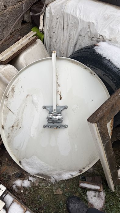 Спутниковая тарелка