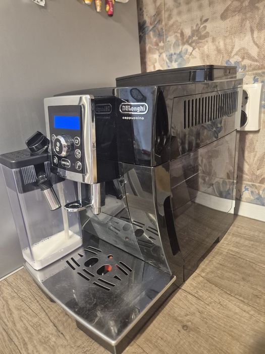 Vand Espressor automat De'Longhi Cappuccino ECAM 23.460.B