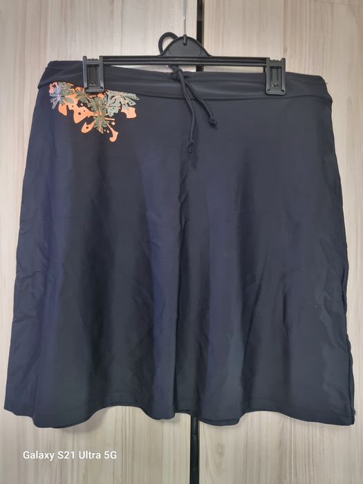 Къса пола M/ L с щампа