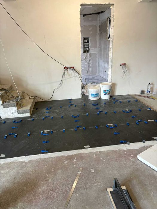 Meserias Gresie faianta 10 ani experienta, taiat la 45, modele, reparatii generale, renovare apartamente