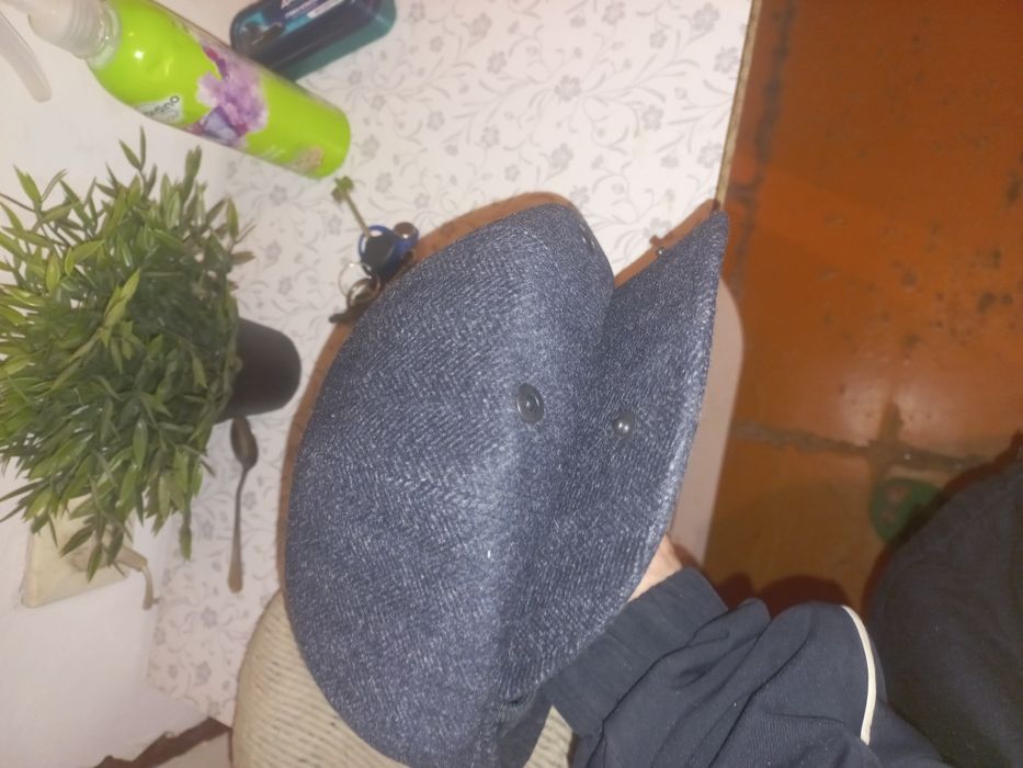 Кепки мужские и шапки. Не дорого