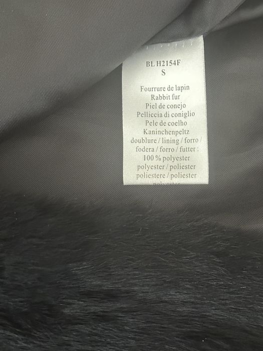 Vesta neagra blana de iepure mărimea S