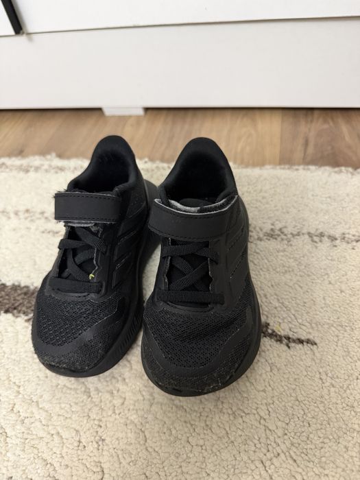 Adidas kids кроссовки