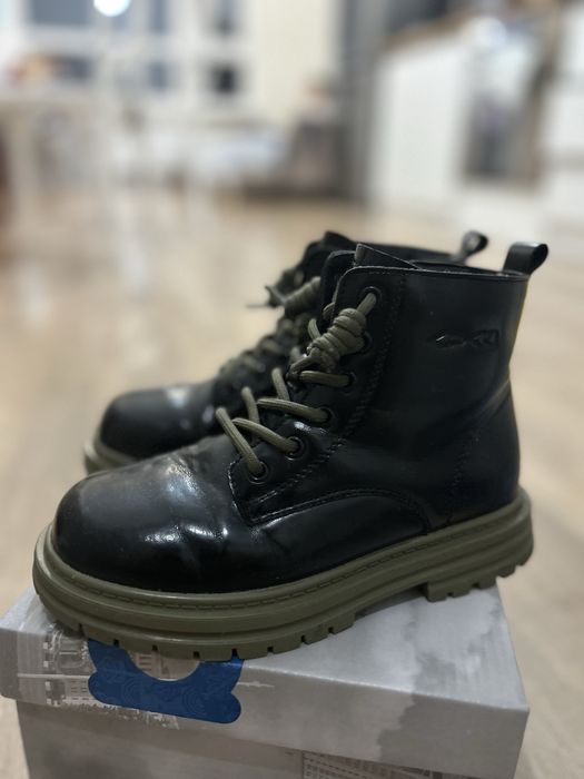 Продам детские ботинки Капика