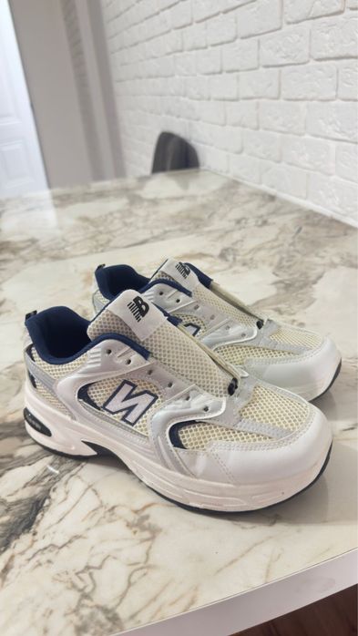 Кроссовки летние