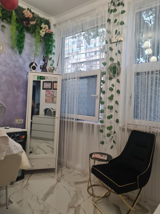 Spațiu comercial, Central