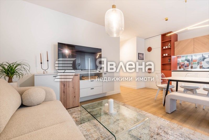 Продава се Двустаен апартамент в Варна, Чайка - 71 кв.м за 3367 €/кв.м - Снимка #2