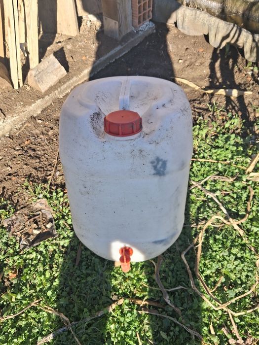 Туби за вода с кран