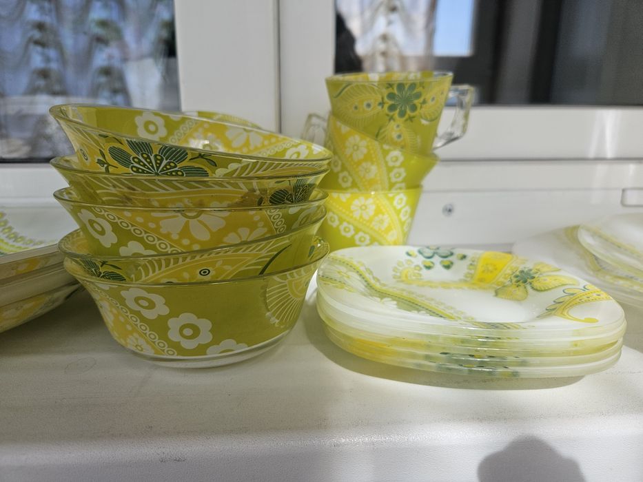 Продам красивый сервиз