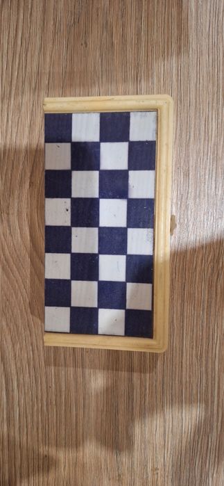 Часовници,фотоапарати,метален шах табакери карти,др.