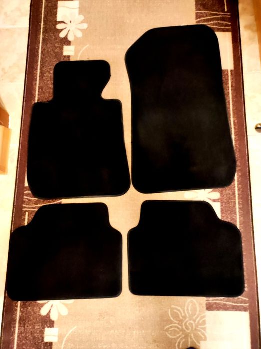 Оригинални мокетни стелки БМВ Е91, Е90