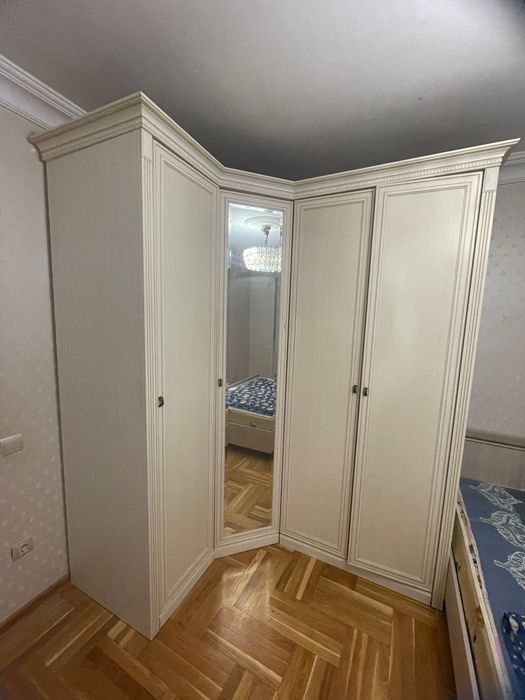 Угловой шкаф  для спальни