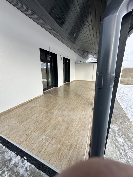 Vand 1/2 duplex Mosnita Noua