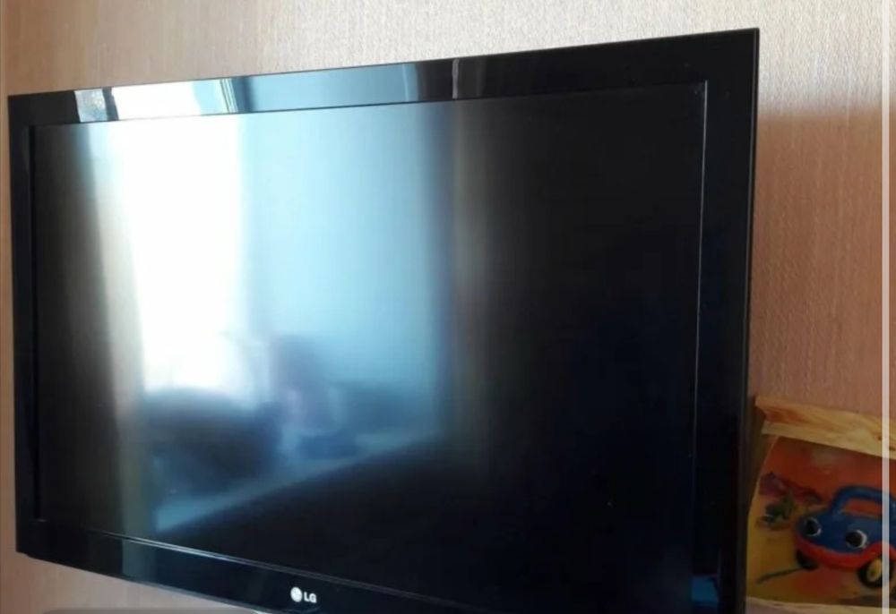 Lg телевизор продам