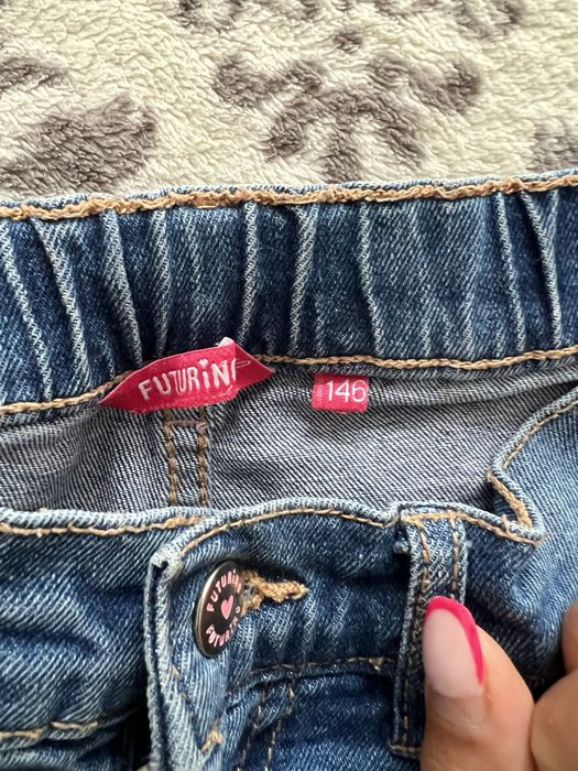 Джинсы на девочку р.146