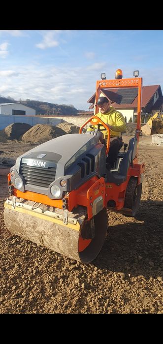 Vând sau închiriez cilindru compactor Hamm,Cat,excavator!