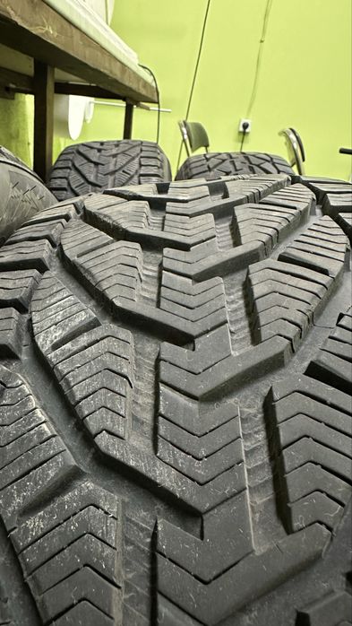 Зимни гуми 235/55/19