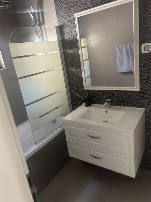 Inchiriez ap 3camere zona Dacia