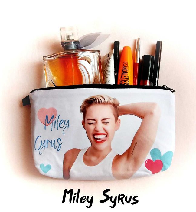 Големи несесери с различни принтове