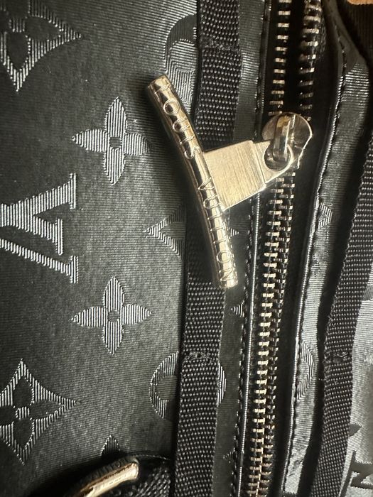 Borseta unisex LV super calitate detalii whats